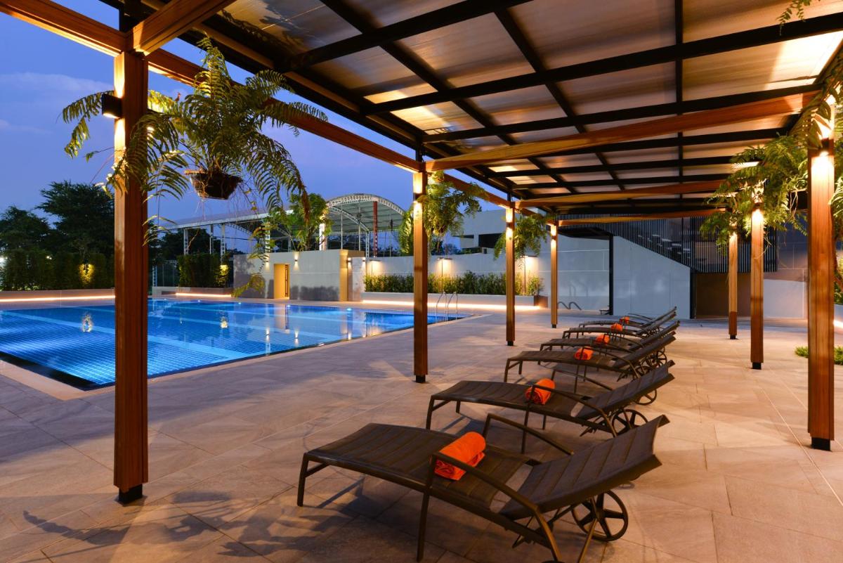 Suitetrails - Tinidee Hotel Bangkok Golf Club - SHA Certified