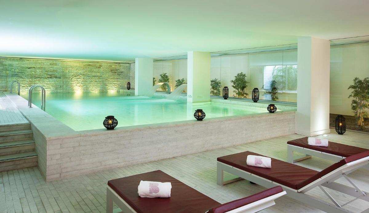A piscina em ou perto de Altis Belem Hotel & Spa, a Member of Design Hotels