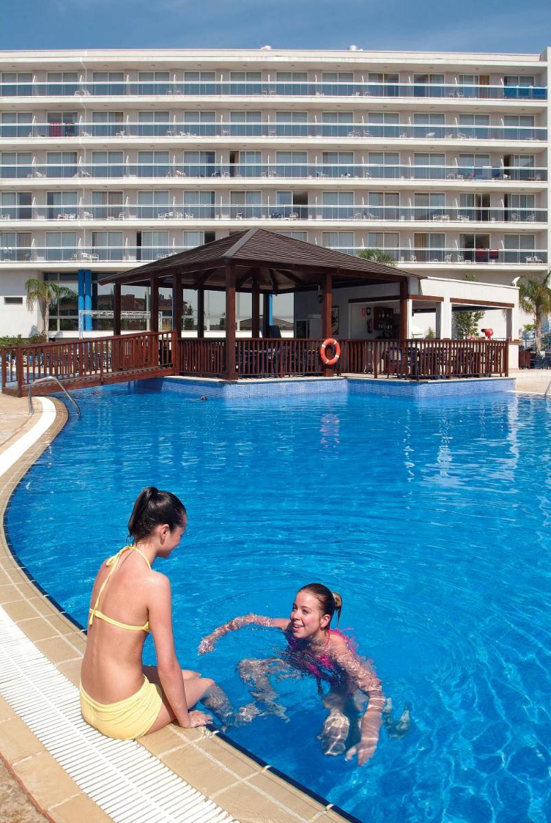 Piscina en o cerca de Sol Costa Daurada