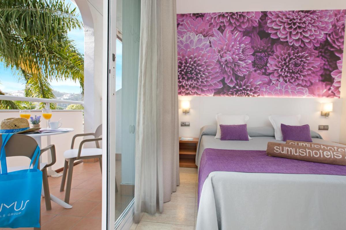 Cama o camas de una habitación en Sumus Hotel Monteplaya & SPA 4Sup - Adults Only