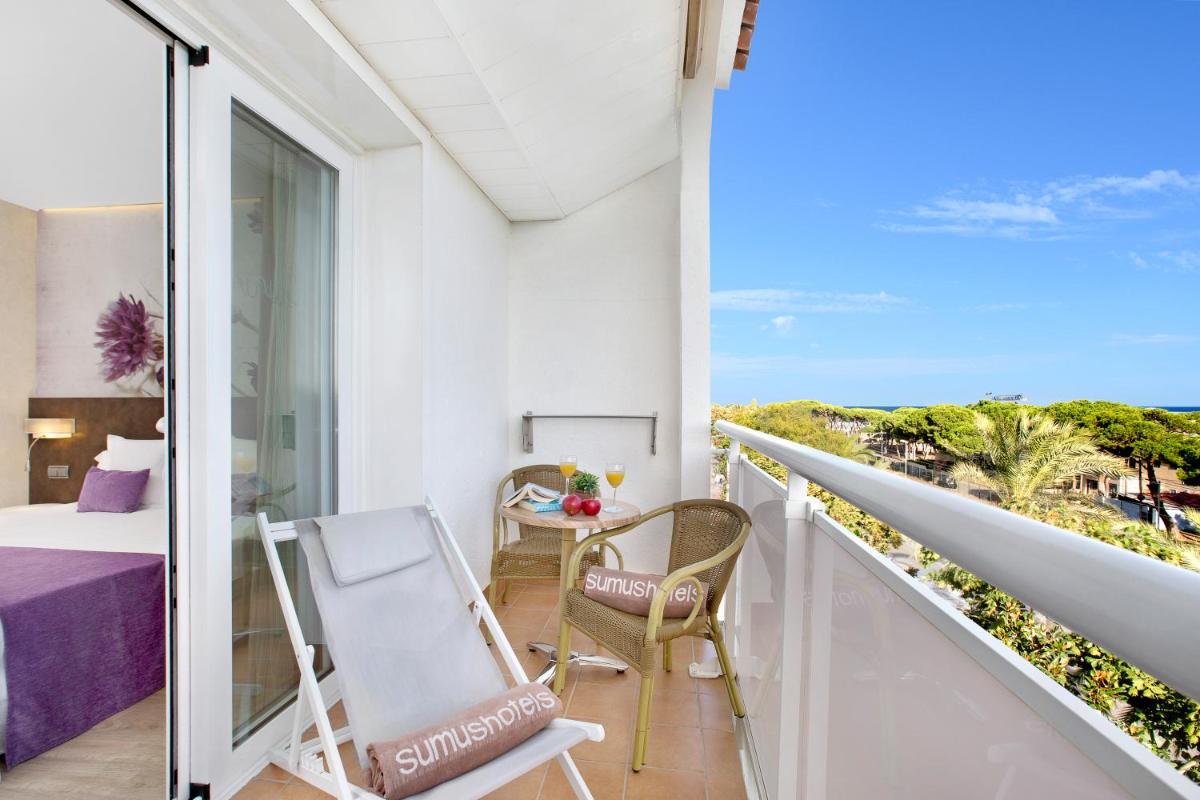 Un balcón o terraza de Sumus Hotel Monteplaya & SPA 4Sup - Adults Only