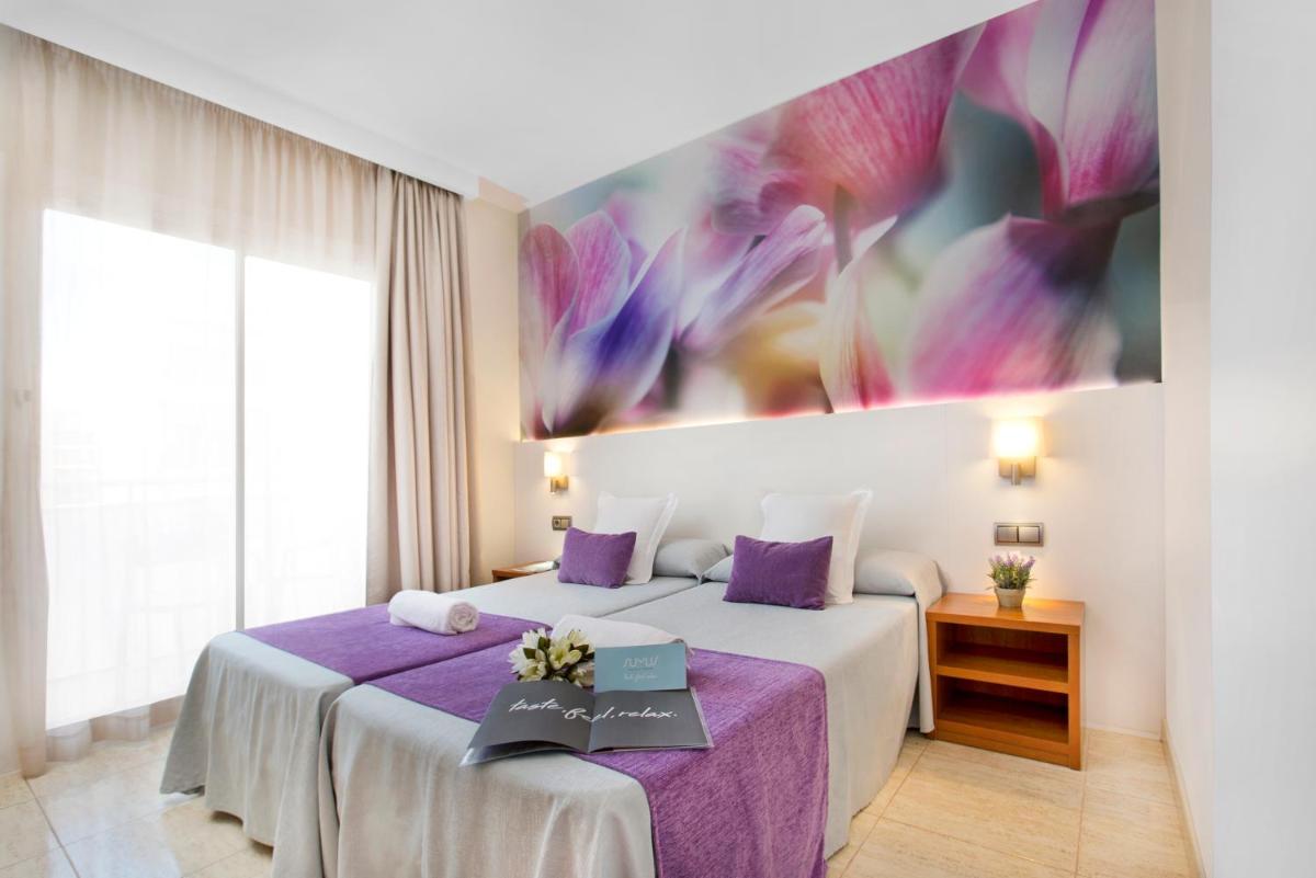 Cama o camas de una habitación en Sumus Hotel Monteplaya & SPA 4Sup - Adults Only