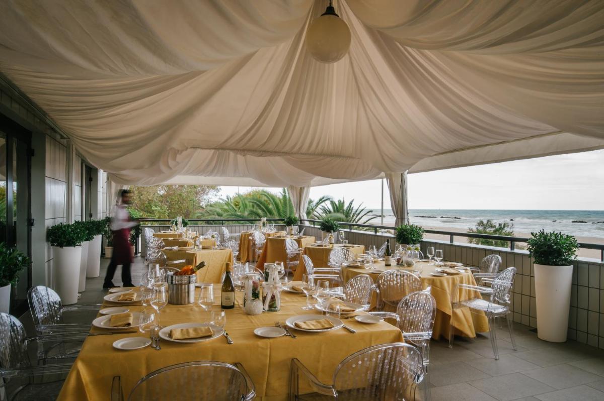 Hotel Royal - Housity