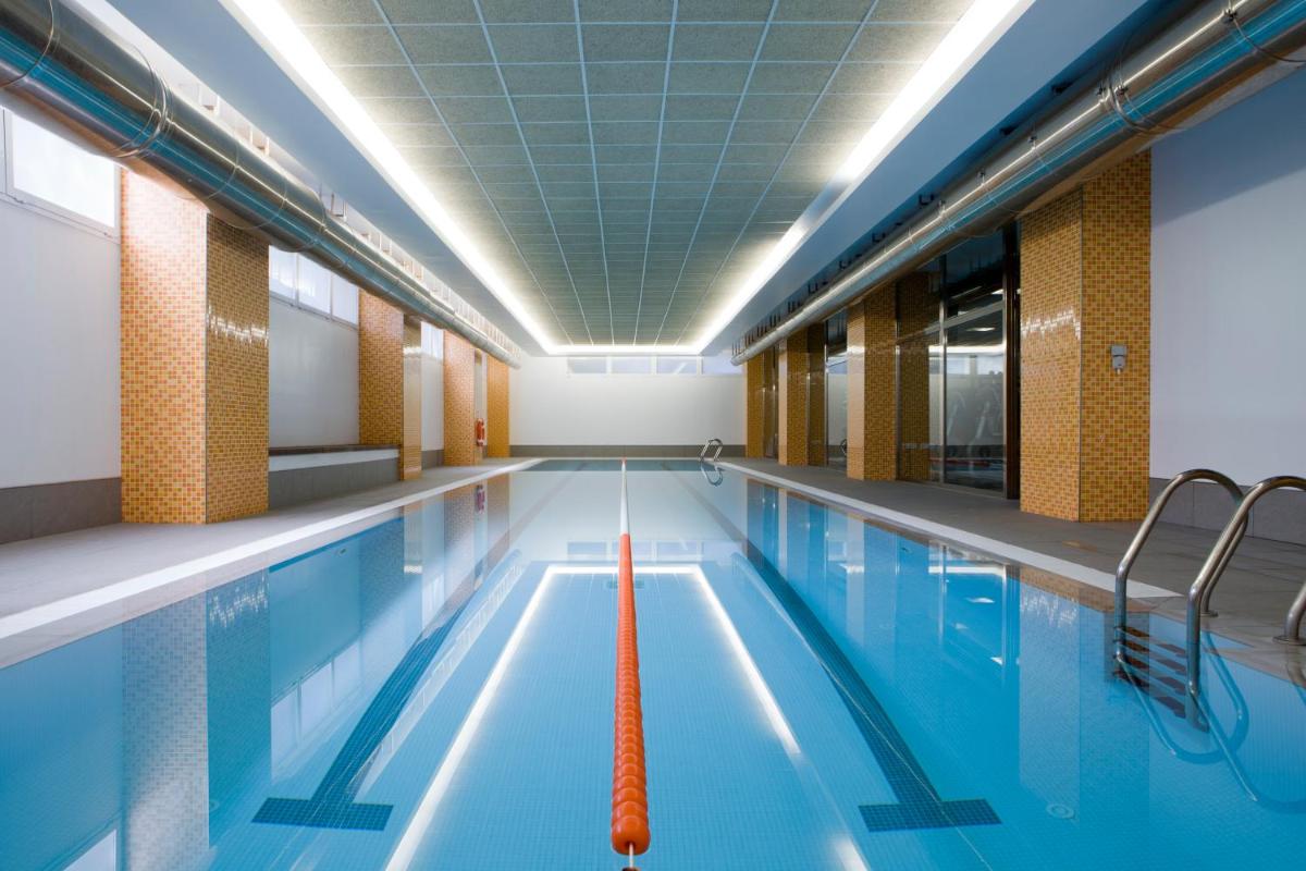 Piscina en o cerca de Intelier Orange