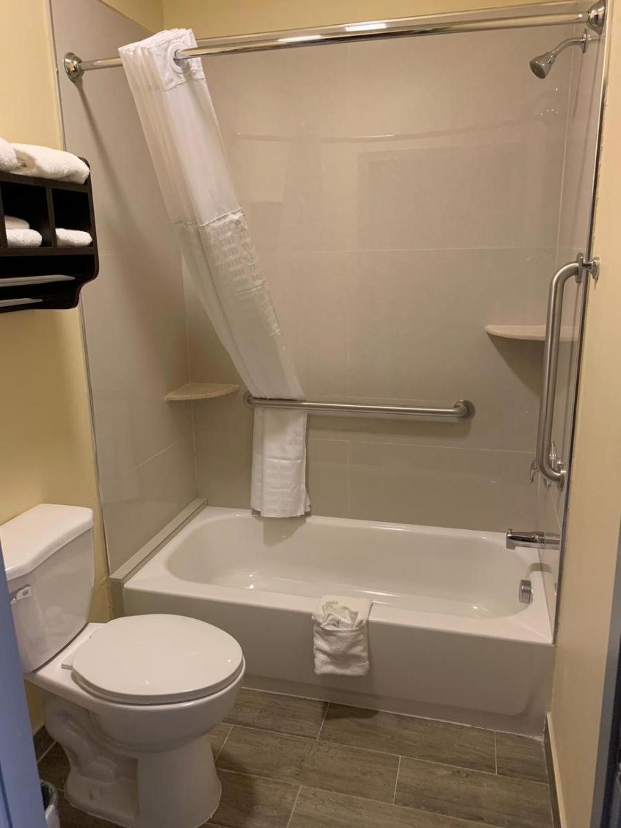 HomeStay Inn & Suites Edinburg - Housity