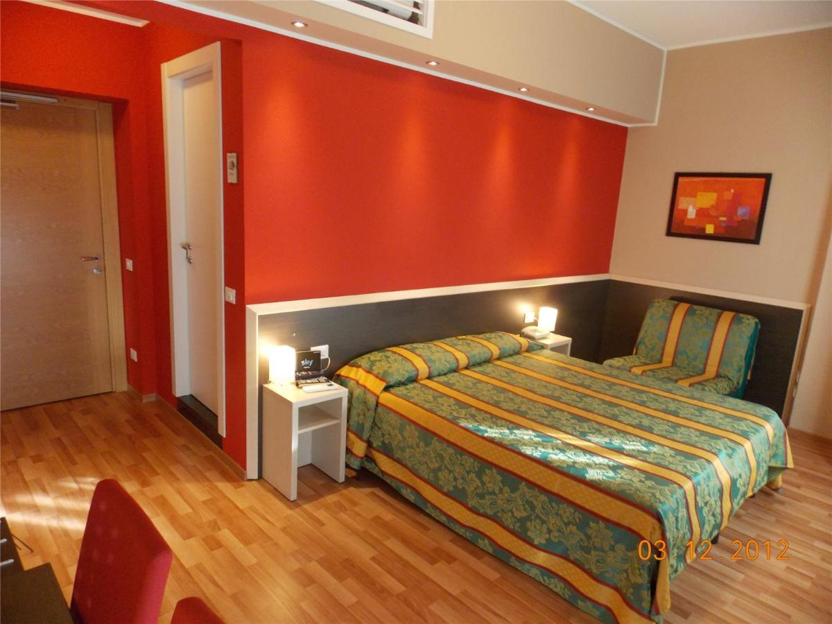 Hotel David - Housity