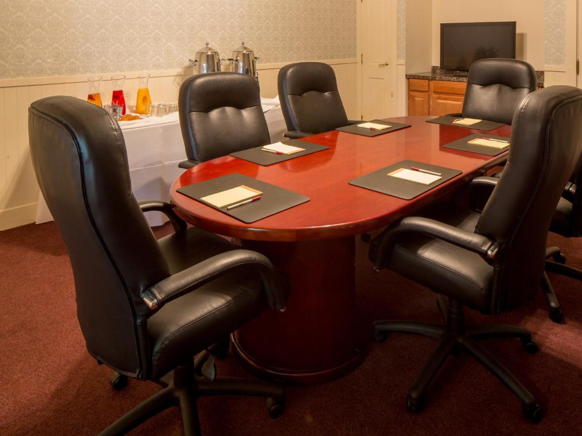 Horton Grand Hotel - Housity