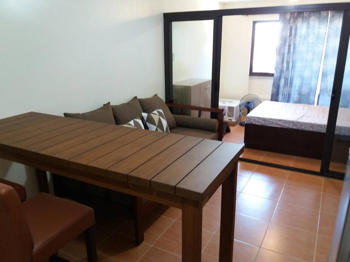 Comfy 1BR Condo Unit in One Oasis CdeO near Limketkai Centrio - Housity