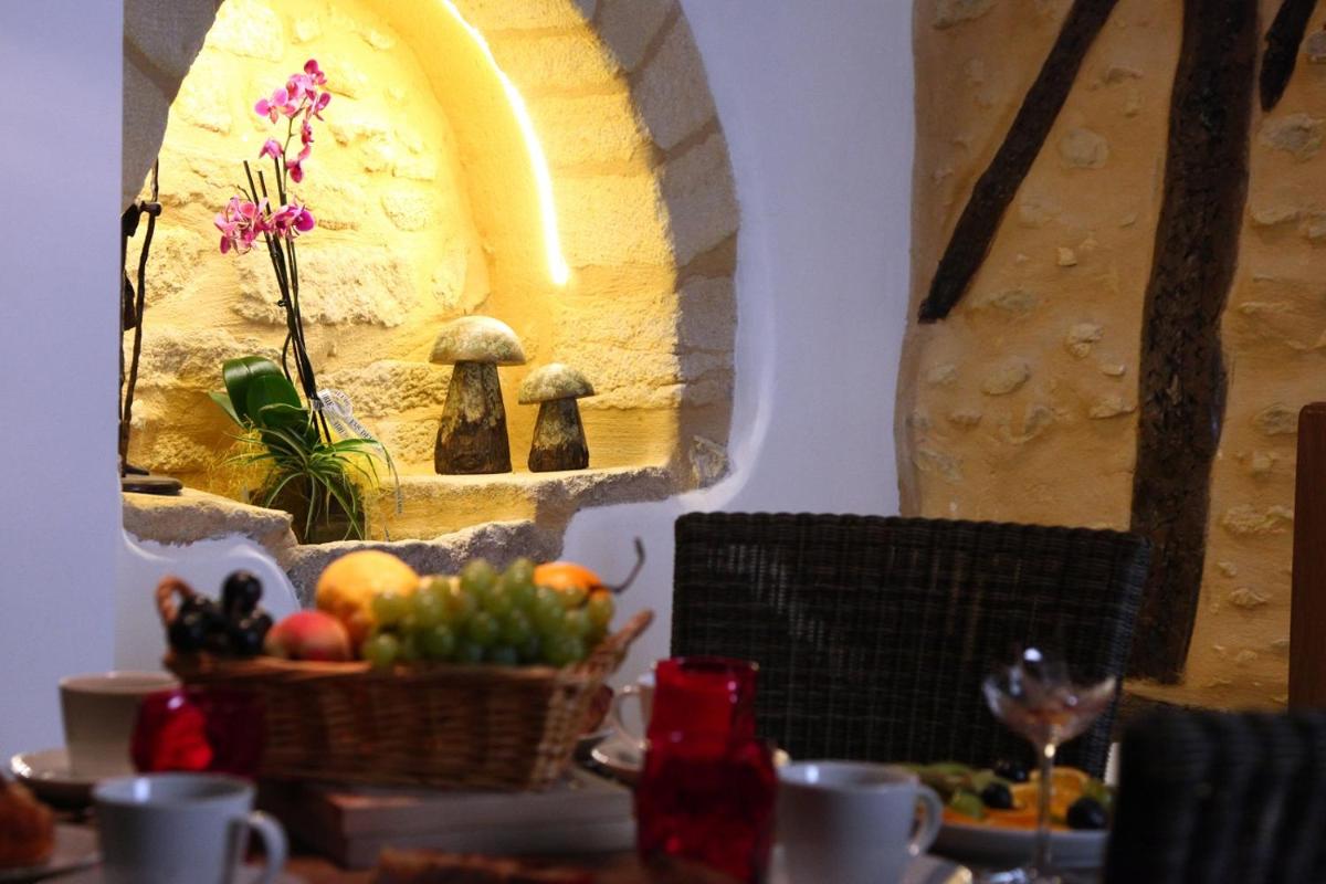 In Sarlat Luxury Rentals, Medieval Cente - Gite Barry - Housity