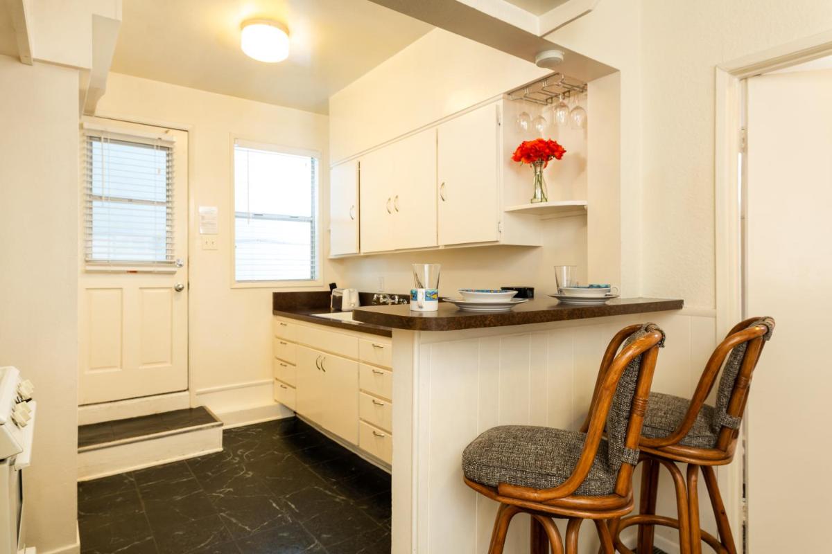 The Sea View Inn At The Beach - Housity