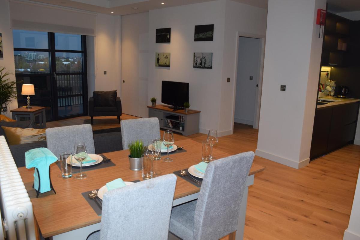 London City Island 3 Bedroom Luxury Apartments, Canary Wharf - Housity