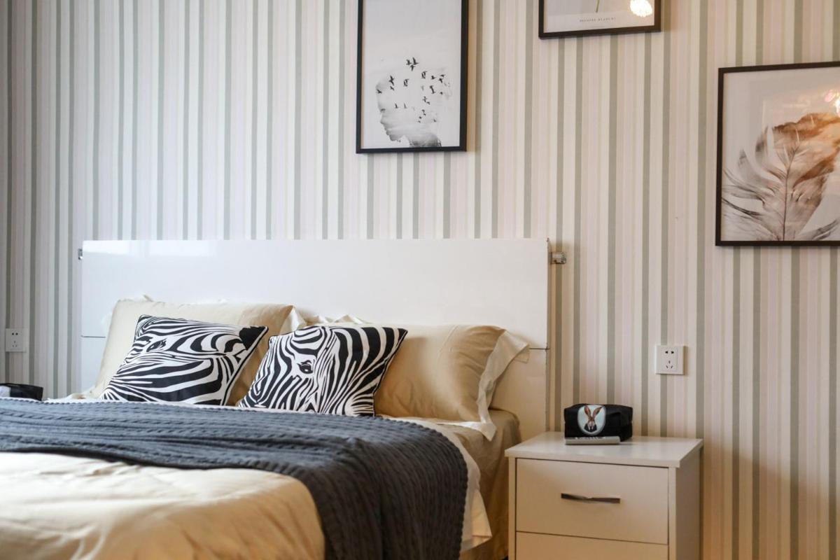 Henan Kaifeng·Gulou Square· Locals Apartment 00138590 - Housity