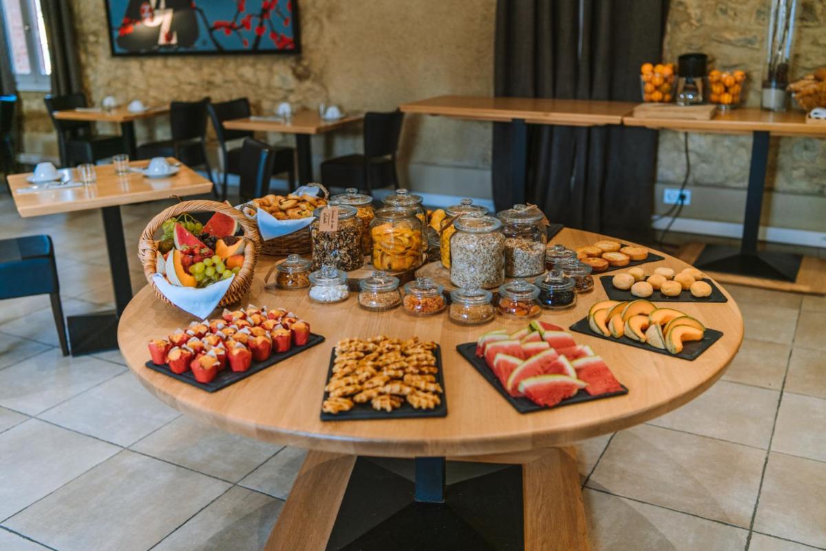 Nourriture dans l'hôtel ou à proximité