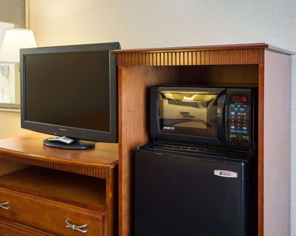 Quality Inn Takoma Park - Housity