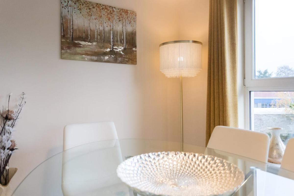 Suitetrails - The Broch, 1st Floor, Luxurious City Centre Apartment