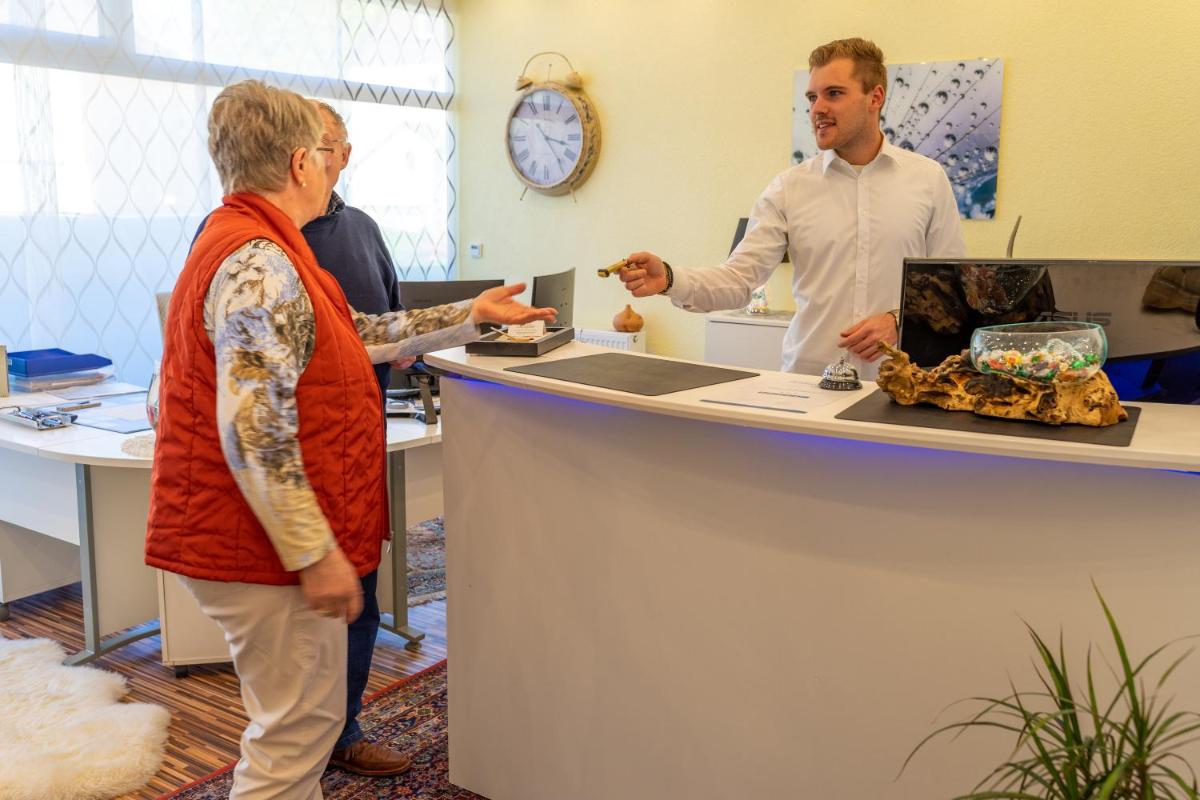 Hotel Rosengarten - Housity