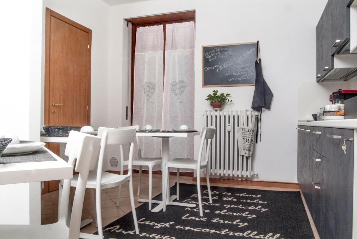 CityWalls Guest House Bergamo - Housity