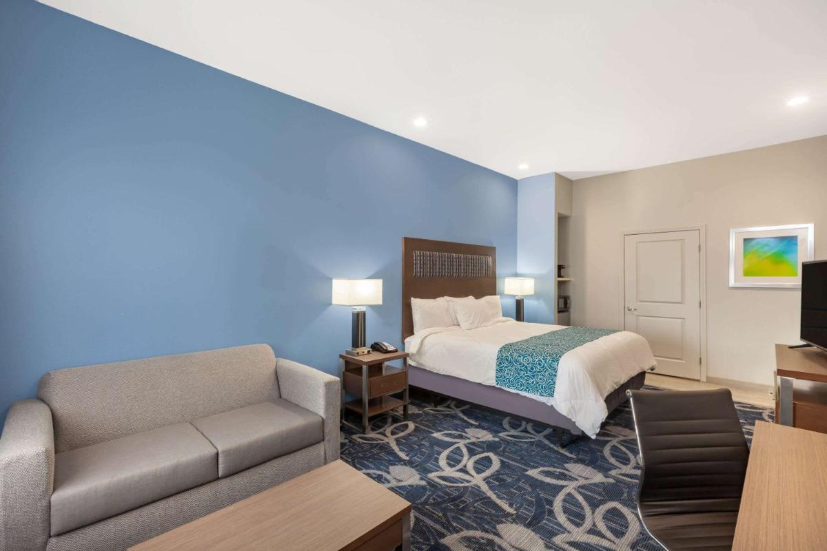 Baymont by Wyndham Houston Hobby Airport - Housity