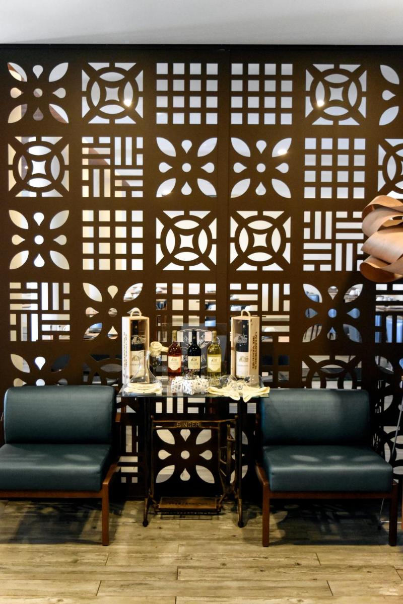 Uma área de estar em AP Maria Nova Lounge - Adults Friendly