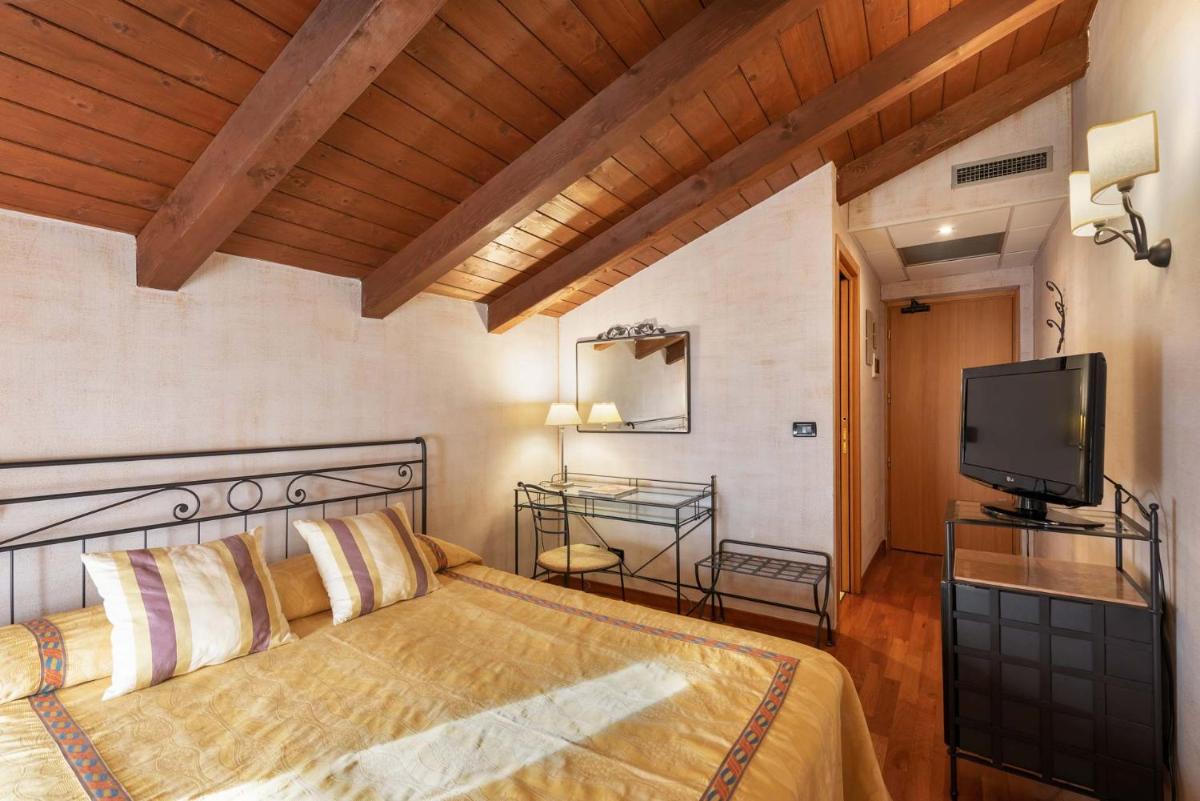 Hotel Marco Polo - Housity