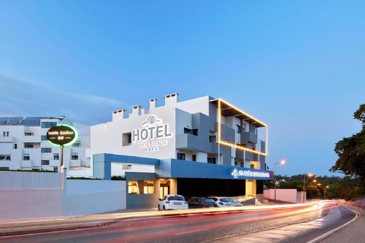 O edifício onde o hotel está situado
