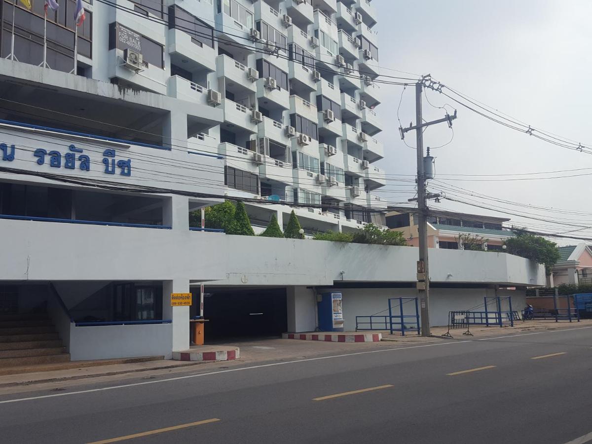 Bangsaen Royal Beach by Preyaluk - Housity