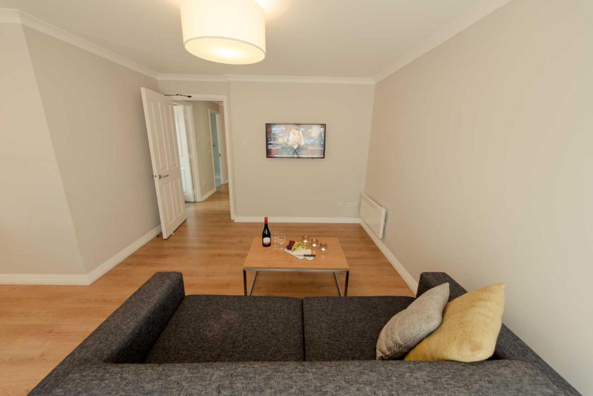 PREMIER SUITES Reading - Hizvo