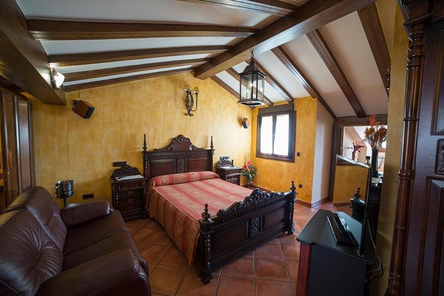 Hostal Rural Los Telares - Housity