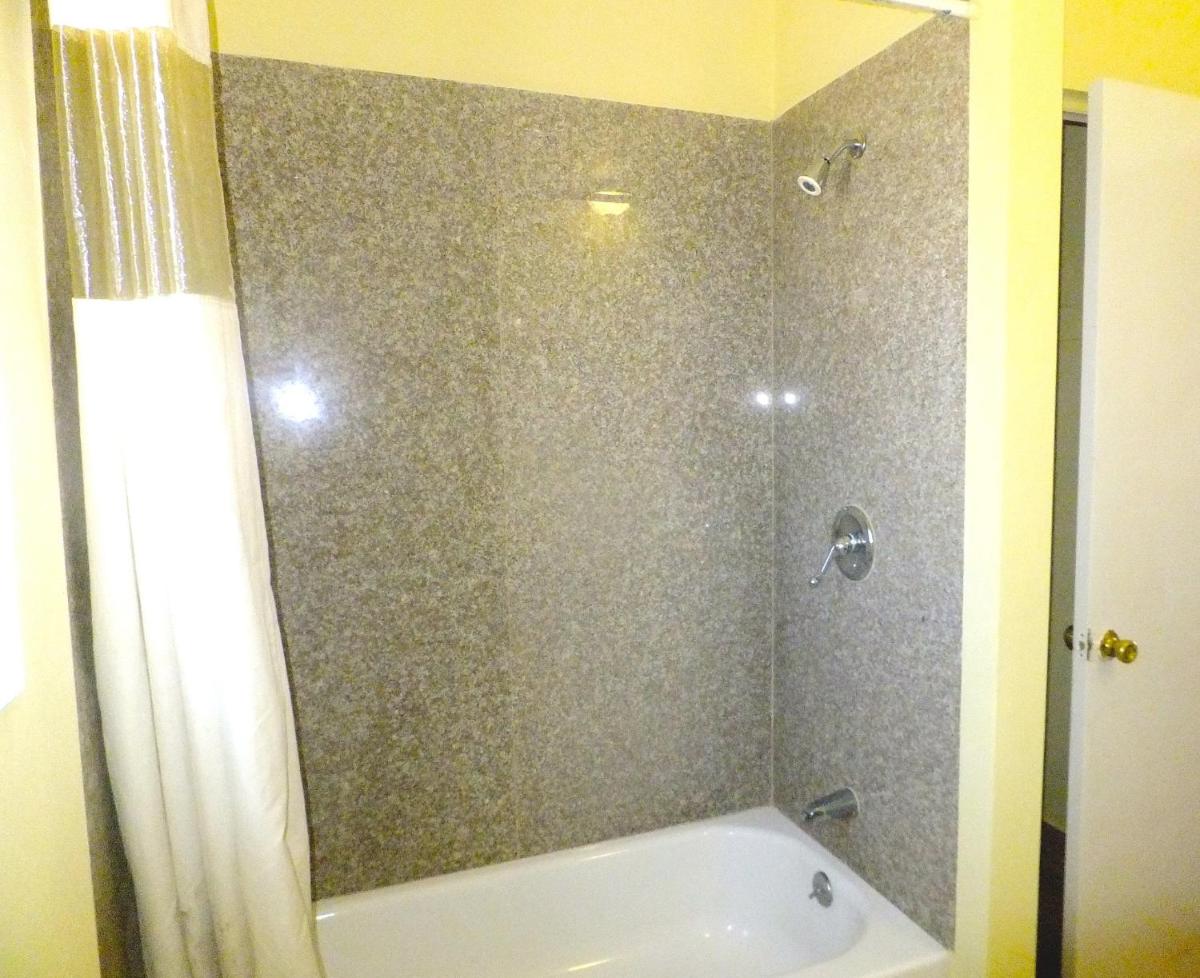 Long Beach Motel - Housity