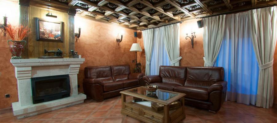 Hostal Rural Los Telares - Housity