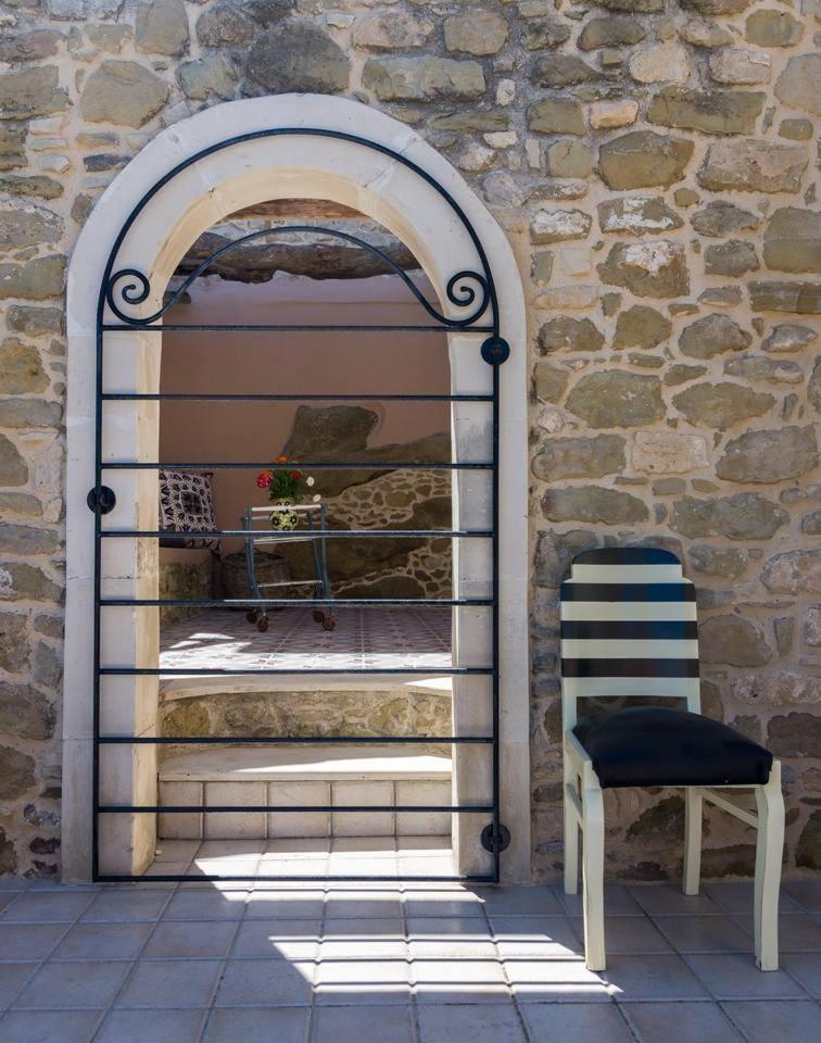 Joy: Artist's Stone House With Countryside Views - Housity