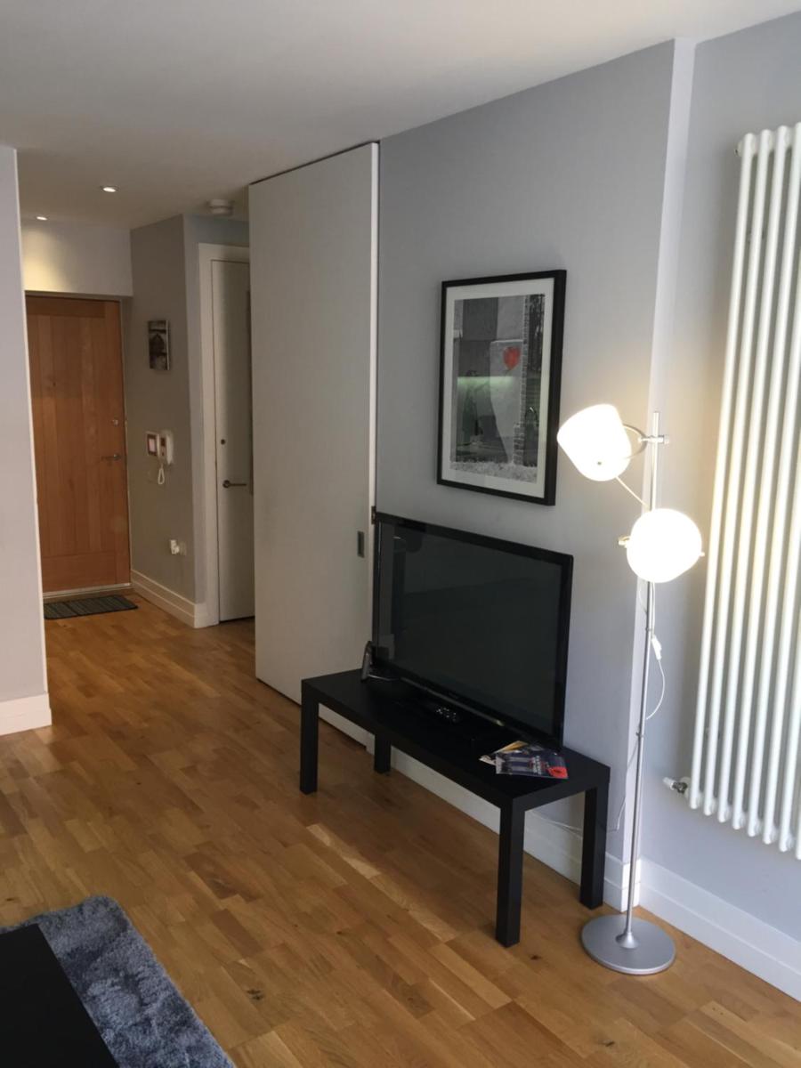 Highcross Deluxe Apartment - Housity