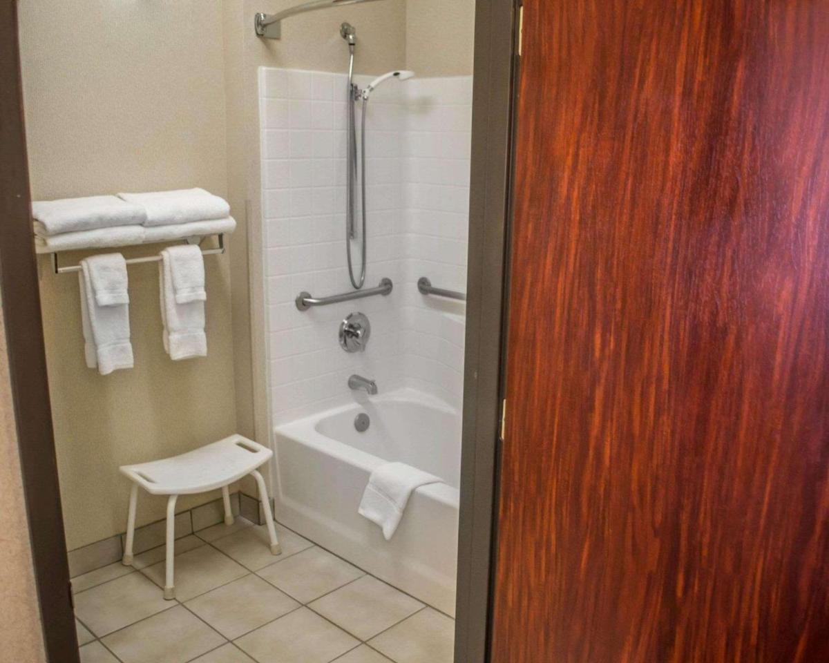 Comfort Suites Portland Southwest - Hizvo