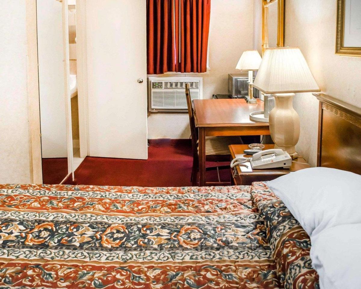 Rodeway Inn - Housity