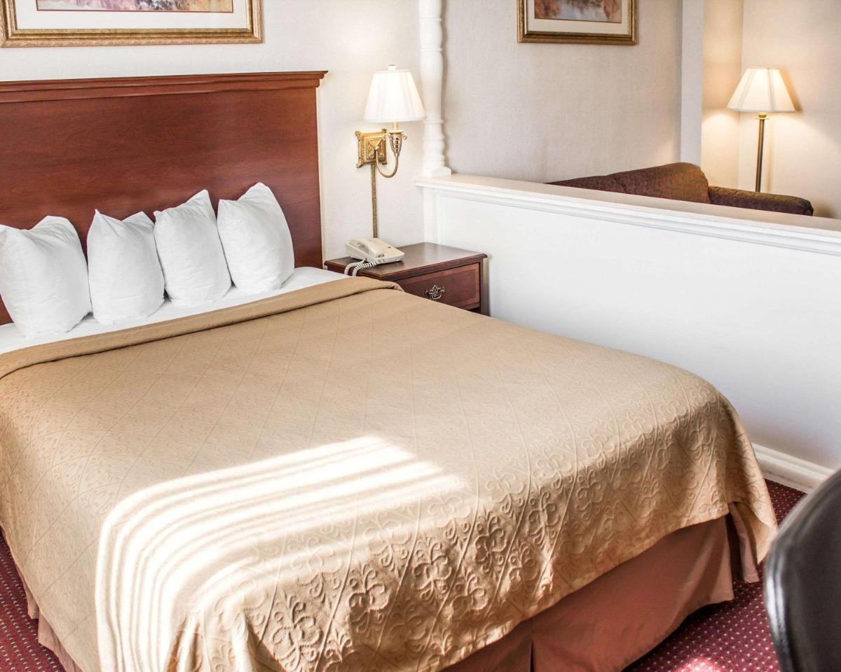 Quality Inn & Conference Center - Housity