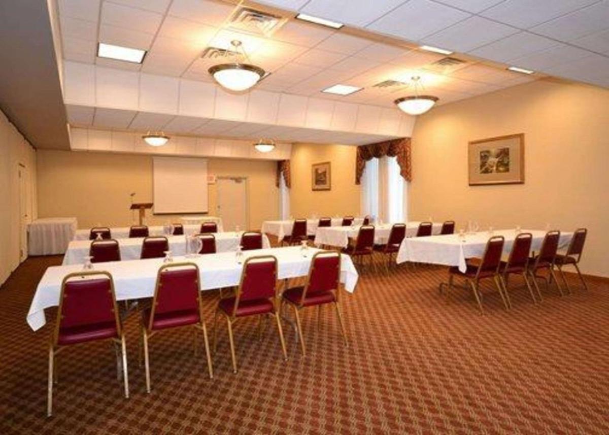 Quality Inn & Conference Center - Housity