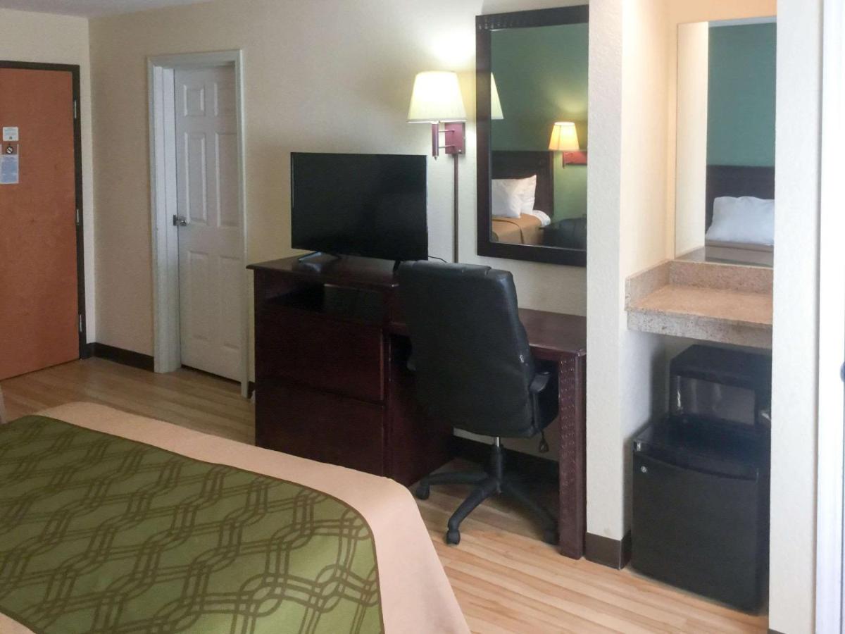 Econo Lodge Harrisburg - Hershey - Housity
