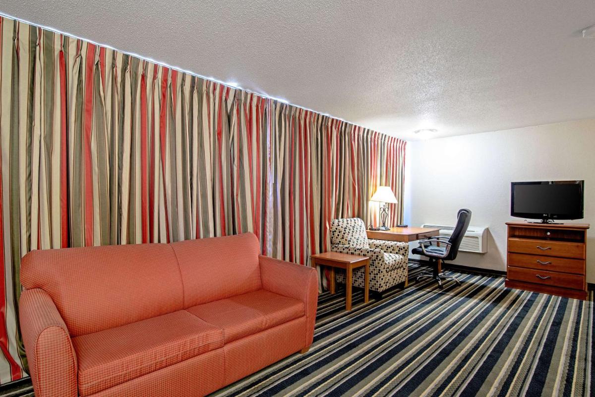 Quality Inn Huron - Housity