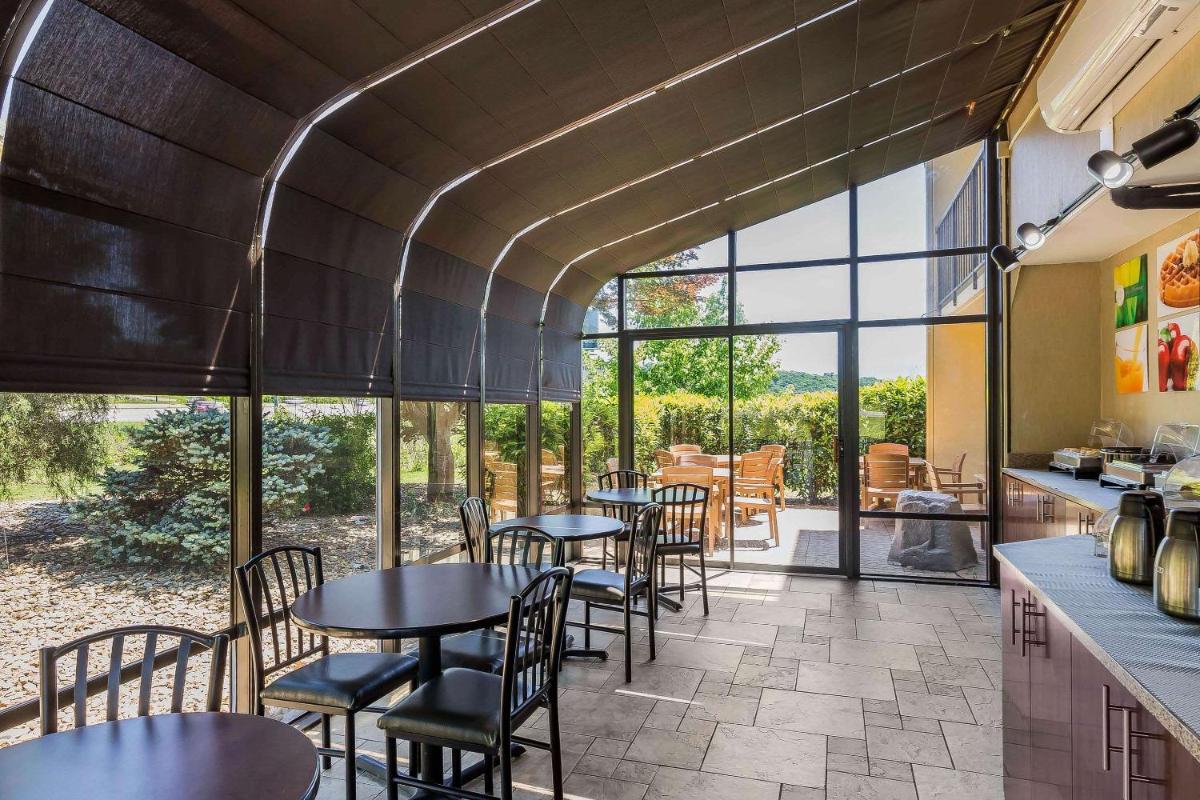 Quality Inn & Suites Sevierville - Pigeon Forge - Housity
