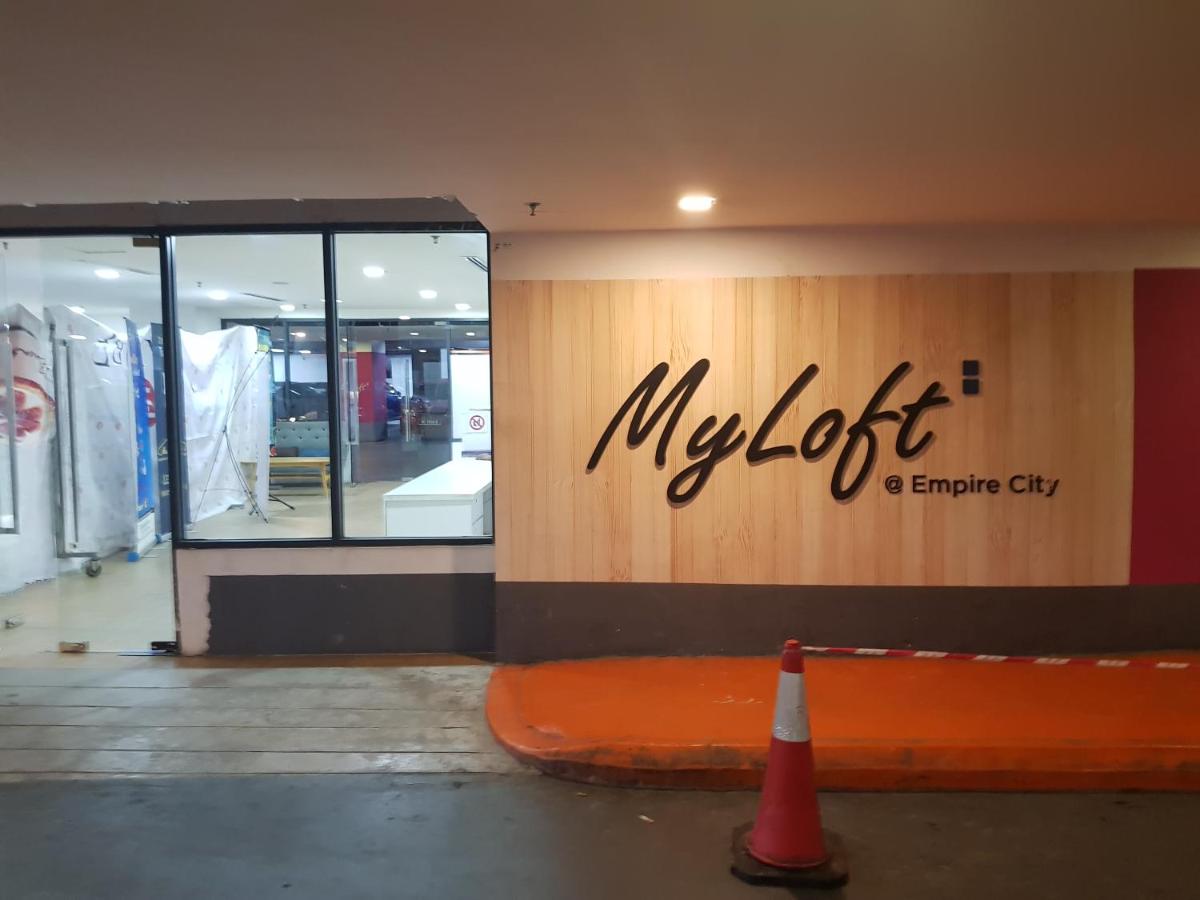 Spacious & Comfy Loft @ EMPIRE CITY DAMANSARA PERDANA - Housity