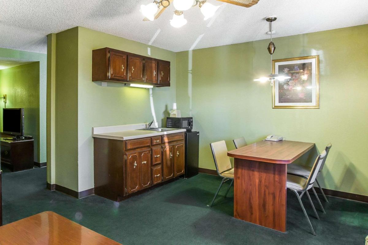 Rodeway Inn & Suites Smyrna - Nashville Area - Housity