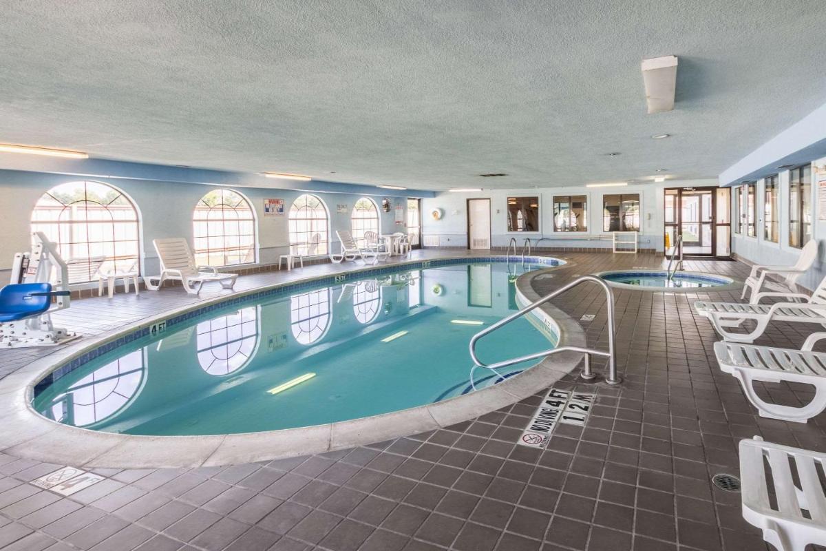 Quality Suites, Ft Worth Burleson - Housity