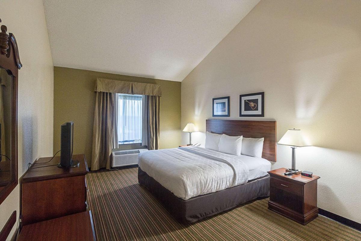 Quality Inn & Suites West Chase - Housity