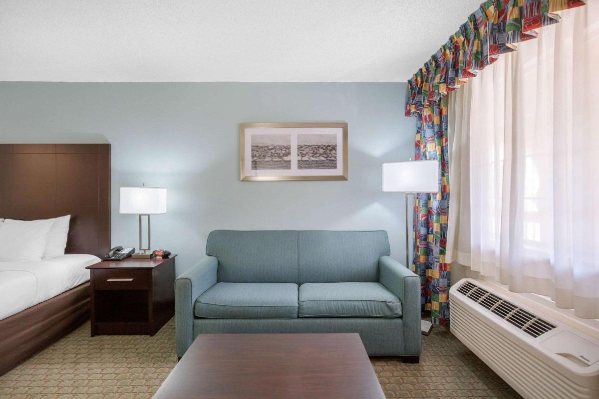 Quality Inn Clute Freeport - Housity