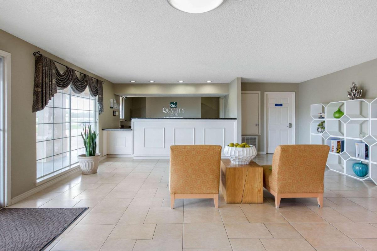Quality Inn Clute Freeport - Housity
