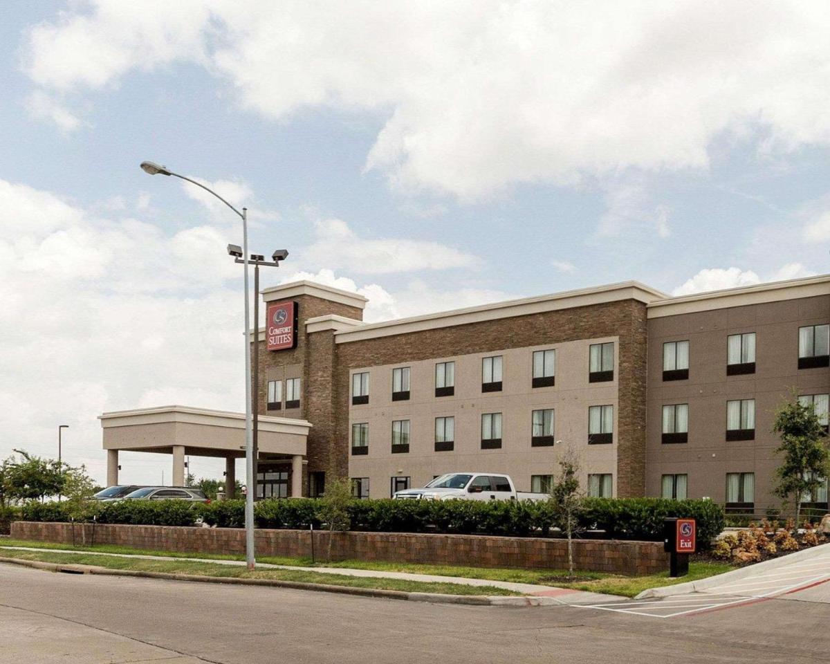 Comfort Suites near Westchase on Beltway 8 - Housity