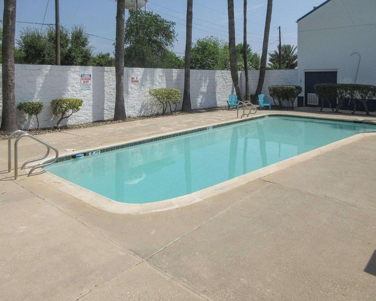 Rodeway Inn - Housity