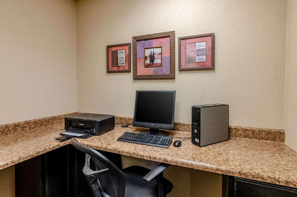 Quality Inn & Suites - Housity
