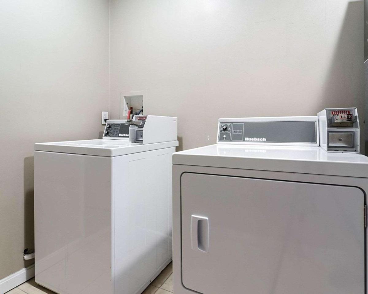 Rodeway Inn & Suites Williamsburg Central - Housity