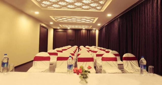 J Hotel - Housity